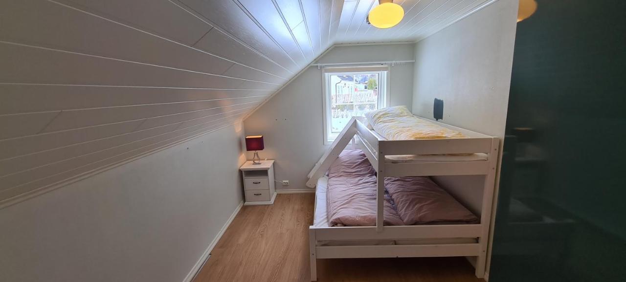 Cheerful 4-Bedroom Home With Fireplace, 1,5Km From Flam Center Aurland Exteriér fotografie